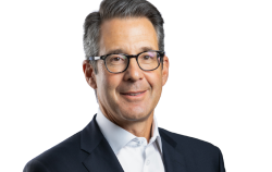Headshot of Douglas Ostrover, Co-CEO of Delsay Capital